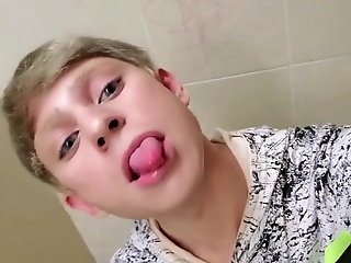 junge blonde twink porn flughafen toilette